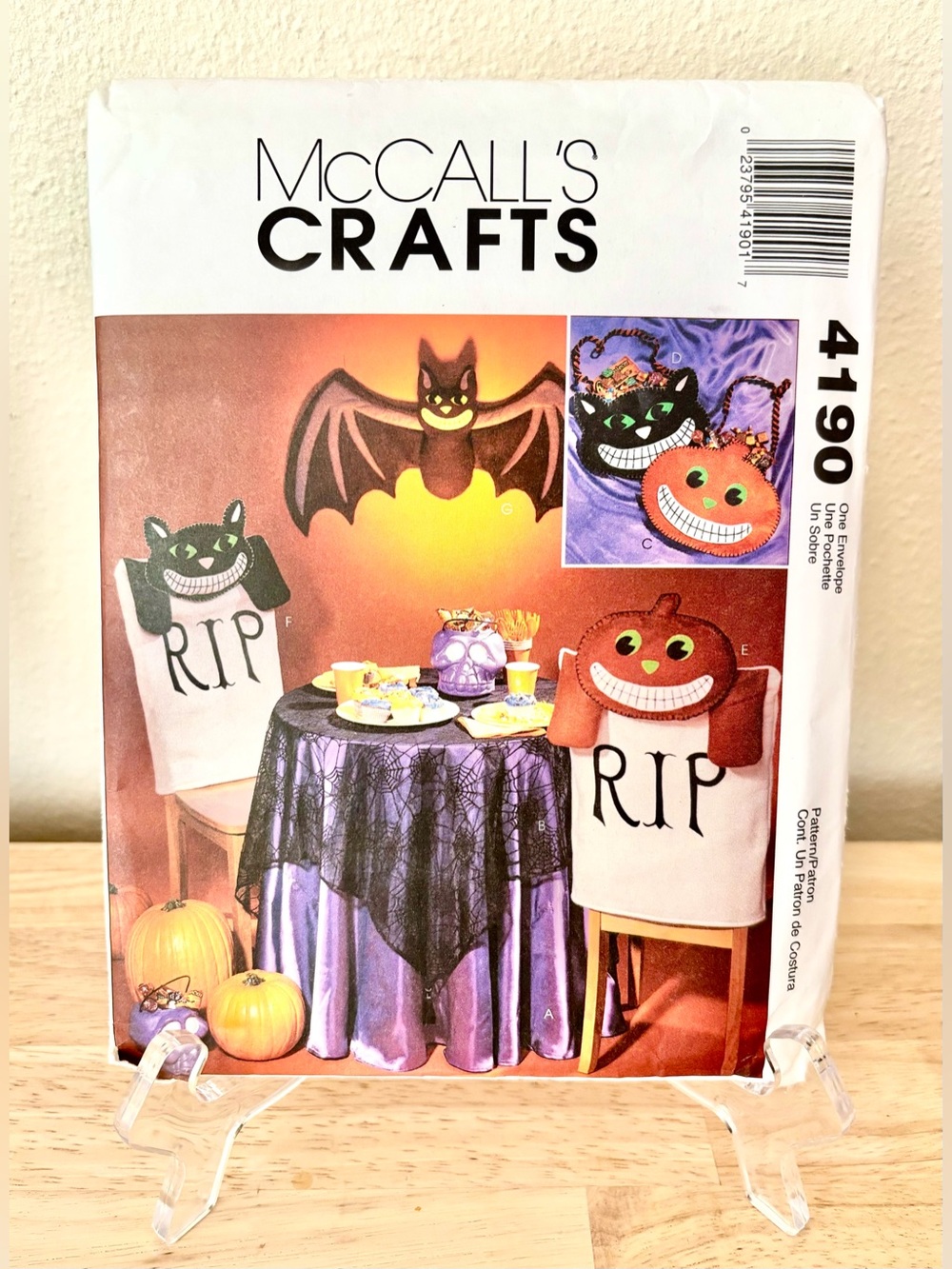Uncut McCall’s Crafts 4190 Halloween decor and treat bags